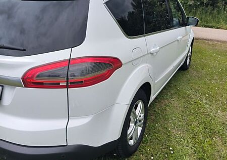 Ford S-Max 2,0 EcoBoost 149kW Titanium S PowerShi...