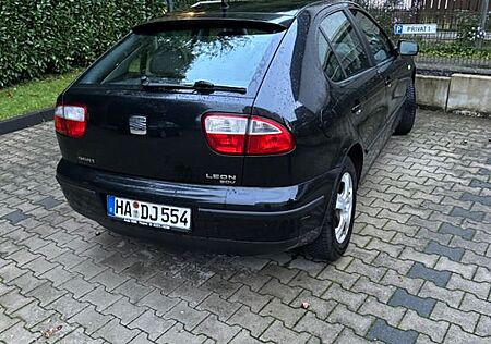 Seat Leon 1,8 20V Autom. Tüv 12/25 Ganzjahresreifen