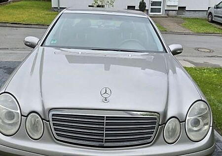 Mercedes-Benz E 220 CDI Limousine