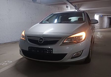 Opel Astra 1.6 Design Edition Design Edition