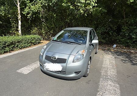 Toyota Yaris gebraucht kaufen Toyota Yaris Sol 1,3-VVT-i/TÜV NEU/SERVICE NEU