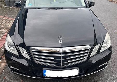 Mercedes-Benz E 350 BlueTEC T ELEGANCE Autom. ELEGANCE