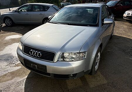 Audi A4 1.6 102PS TÜV 11/25! 2. Hand! KLIMA! AHK!