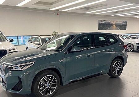 BMW iX1 eDrive20 - Sportpakez