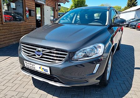 Volvo XC 60 XC60 Momentum AWD 1.Hand S-Heft Tempo PDC