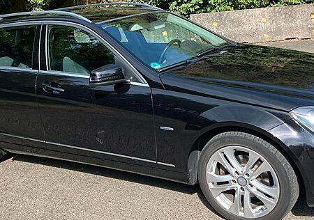 Mercedes-Benz C 180 CGI T BlueEFFICIENCY -