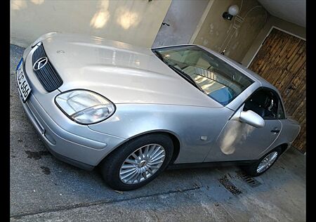 Mercedes-Benz SLK 200 -