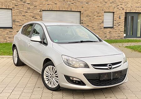 Opel Astra J 1.6 *1.Hand*Scheckheft*Unfallfrei*