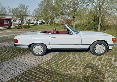 Mercedes-Benz SL 560