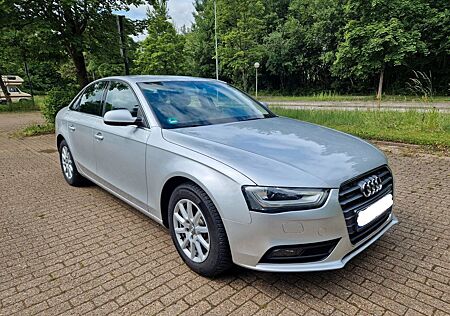 Audi A4 1.8TFSI Xenon, Tempom, AHK, Sitzh.