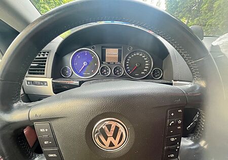 VW Touareg Volkswagen 3.0 V6 TDI Tiptronic Individual Indi...