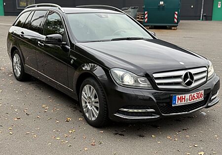 Mercedes-Benz C 180 C180T*7G-Tronic*Navi*Command*Bi-Xenon*Avantgarde