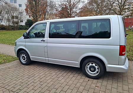 VW T5 Multivan Volkswagen 2,0 TDI Startline 7 Sitze