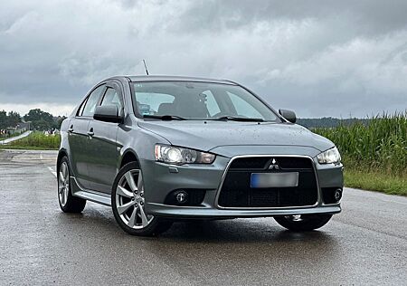 Mitsubishi Lancer 1.8 D, AHK, Sitzheizung, Bi-Xenon