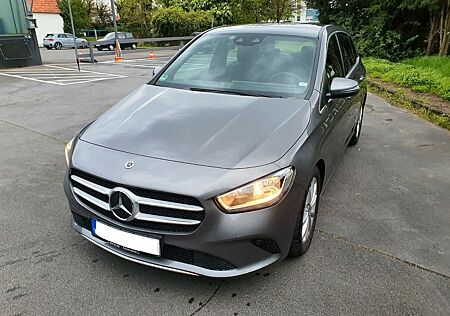 Mercedes-Benz B 180 - wenig Kilometer - TÜV / Service neu