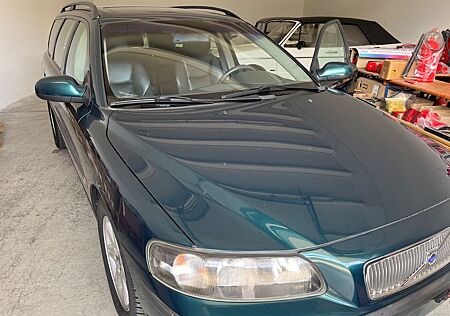Volvo V70 2.4 T Premium Autom. Leder
