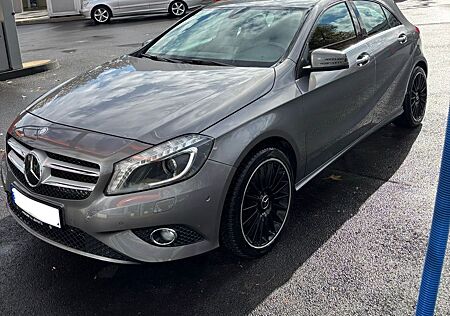 Mercedes-Benz A 200 -