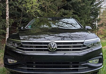 VW Passat Variant Volkswagen 2.0 TDI SCR 140kW DSG 4M Eleg...