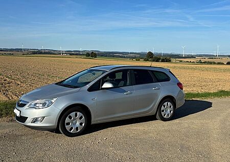 Opel Astra J Sports Tourer Design Edition / TÜV NEU