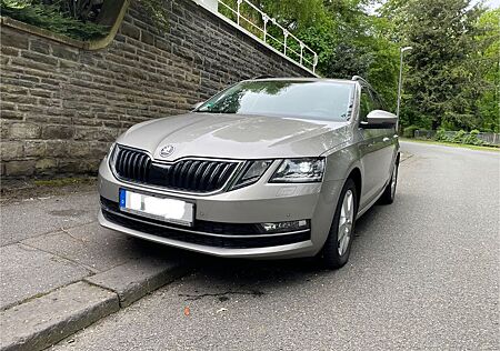 Skoda Octavia Combi 1.6 TDI DSG Style LED PANO