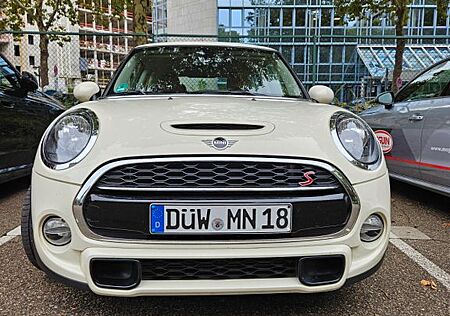 Mini Cooper S 2.0L 192 PS in Pepper White