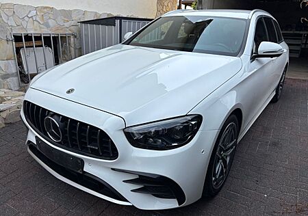 Mercedes-Benz E 53 AMG Mercedes-AMG E 53 4MATIC+ T Autom. ...