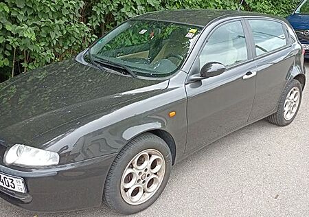 Alfa Romeo 147 1.6 16V T.Spark Distinctive