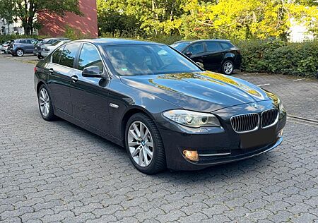 BMW 523i - 6 Zylinder 3.0l / 114000km / 204ps