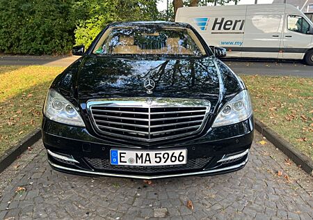 Mercedes-Benz S 350 S -Klasse Lim. BlueTec 4Matic L mit