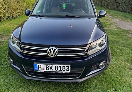 VW Tiguan Volkswagen 2.0 TDI BlueMotion Tech Sport & Style...