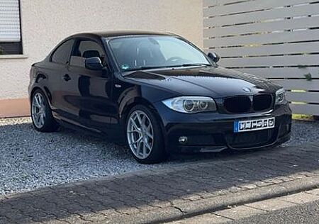 BMW 118d Coupe e82 M-Paket|über 2 Jahre Garantie