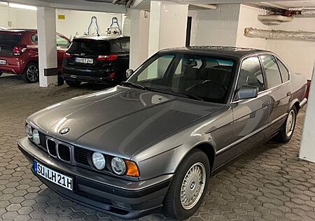 BMW 525i