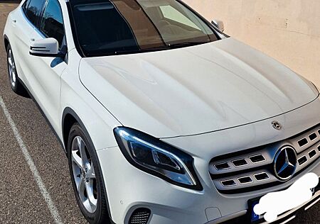 Mercedes-Benz 200