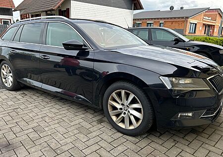 Skoda Superb 2.0 TDI SCR 140kW Style Combi Style