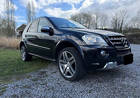 Mercedes-Benz ML 63 AMG 4MATIC AMG Edition 1