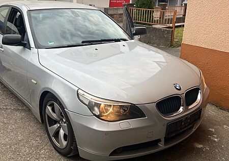 BMW 520i -