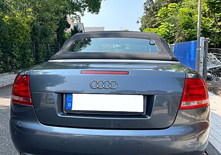 Audi Cabriolet A4 + Cabrio + 2.0 TFSI S Line