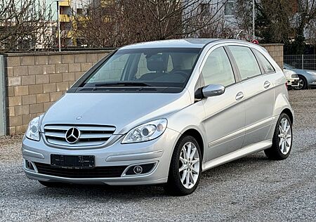 Mercedes-Benz B 150 AUTOMATIK+TEILLEDER+KLIMA+PDC+TEMP+SHZ+LM