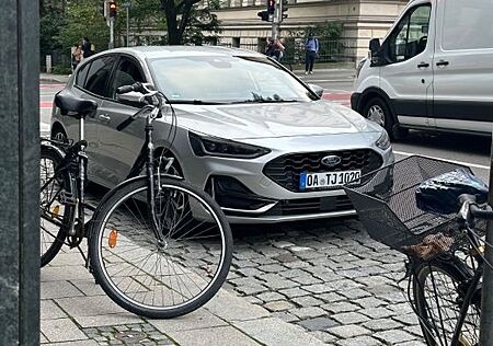 Ford Focus 1,0 Eco. Hybrid 114kW ST-Line Vignale