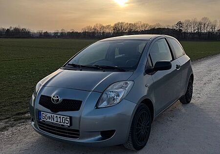 Toyota Yaris Executive 1,3-l-VVT-i Executive