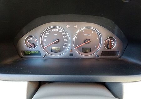 Volvo XC 90 XC90 D5 Summum 2.4D 185 PS Schalter 7-Sitzer AHK