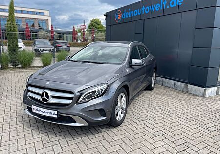 Mercedes-Benz GLA 200 *Navi