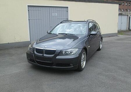BMW 320d touring -TUV+ Service NEU ,TOP Ausstattung