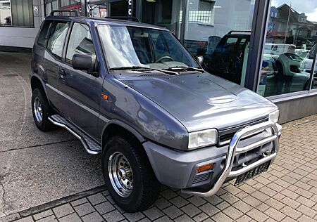 Ford Maverick 2.4i mit AHK Nissan Terrano Oldtimer