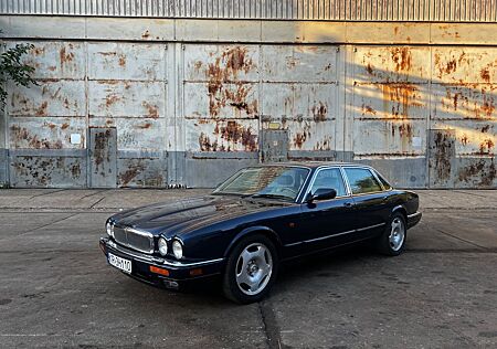 Jaguar XJ Sovereign 4.0 X300