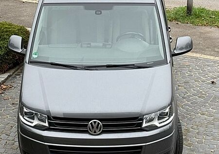 VW T5 Caravelle Volkswagen 9-Sitzer, 2 Schiebetüren, 2Hecktüre