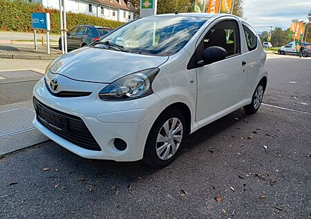 Toyota Aygo (X) Aygo AYGO Basis