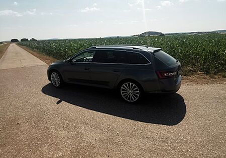 Skoda Superb 2.0 TDI SCR 140kW DSG 4x4 Style Combi...