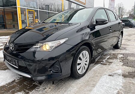 Toyota Auris Cool