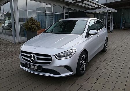 Mercedes-Benz B 180 AUTOMATIK+AHK+KAMERA+SPIEGEL-PAKET+NAVI+PA